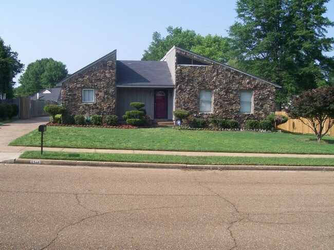 Primary Photo - 6348 Ridgeline Dr