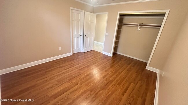 Building Photo - 301 Nesbitt St