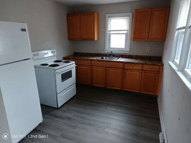 Building Photo - For Rent - 2 bedroom 1 bath Bungalow in Gibbstown, NJ