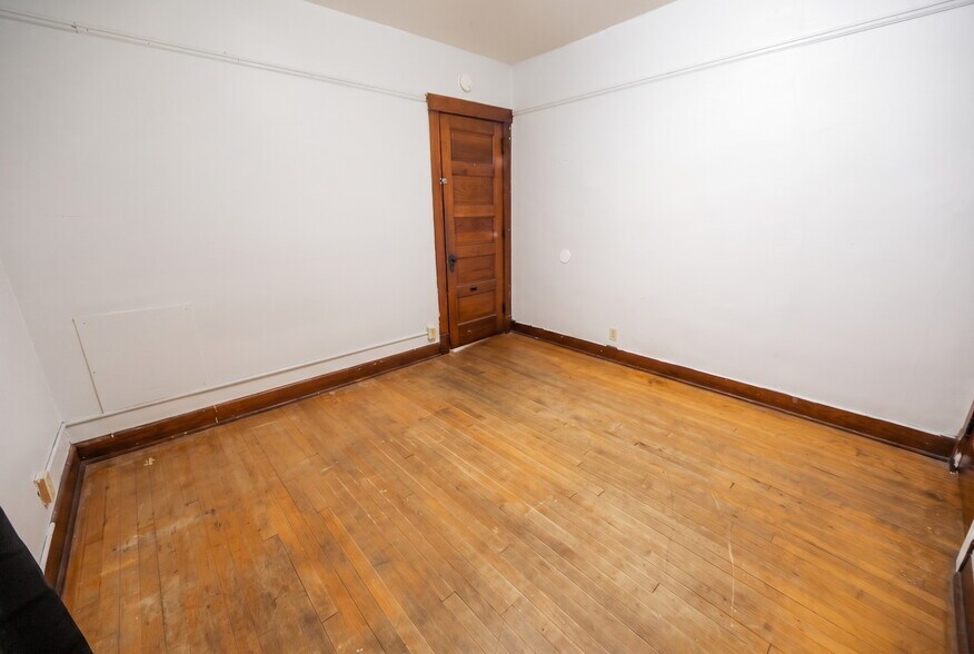 Building Photo - 410 W Mifflin St