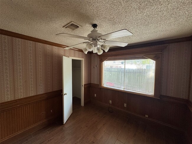 Building Photo - 1511 Ridgebriar Dr