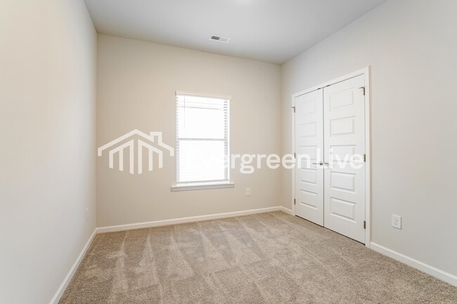 Building Photo - 28590 Whitehall Ln