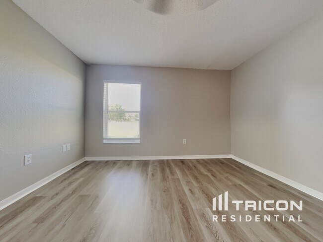 Building Photo - 1387 Laurel Glen Dr
