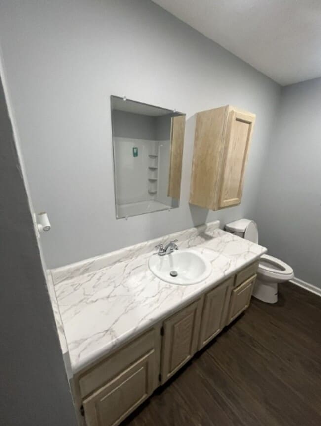 Building Photo - 3 Bed 1 Bath House