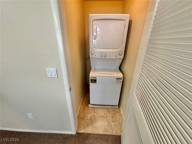 Building Photo - 9326 Ruby Arrow Ct