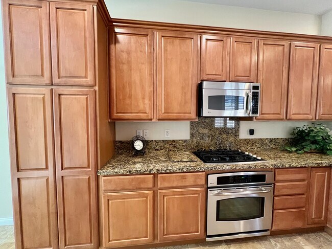 Building Photo - 81952 Avenida Bienvenida