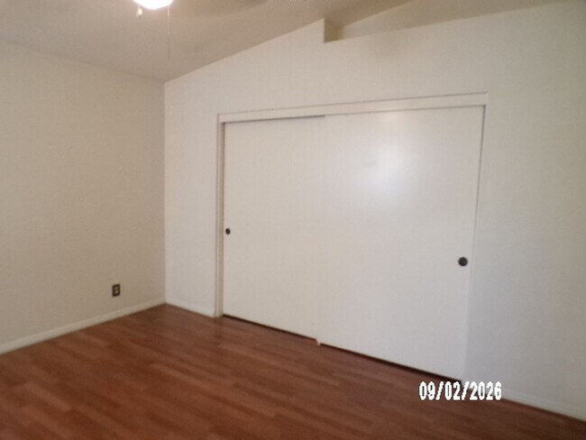 Building Photo - 43702 La Paz Ln