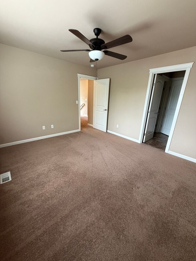 Building Photo - 1415 Grindstone Dr SE