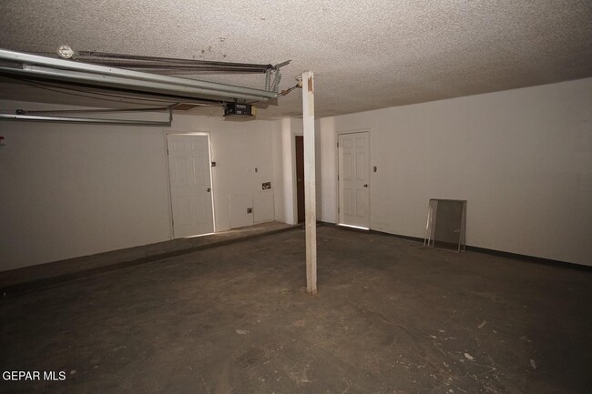 Building Photo - 5766 Dalhart Dr