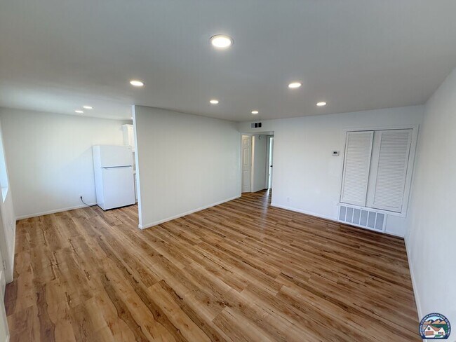 Building Photo - 912 Fourth St