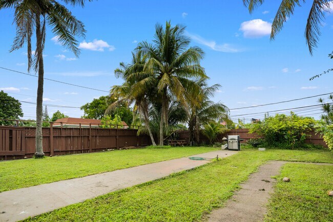 Building Photo - 403 N 19th Ave