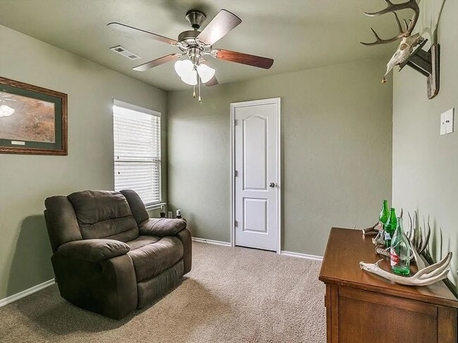 Building Photo - AVAILABLE NOW -  $500 Off First Month | 4-Bed Home in the Heart of Mustang | Storm Shelter & Mode...