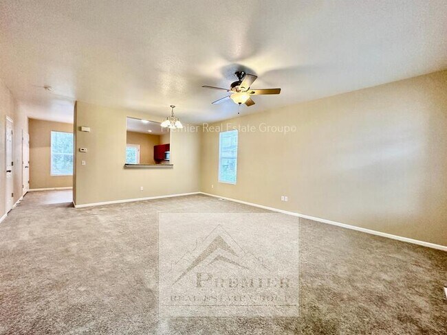 Building Photo - 7938 Sandy Springs Point