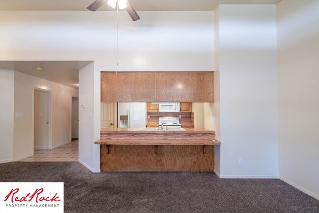 Building Photo - 3 Bedroom End Unit Townhome in Downtown St. George