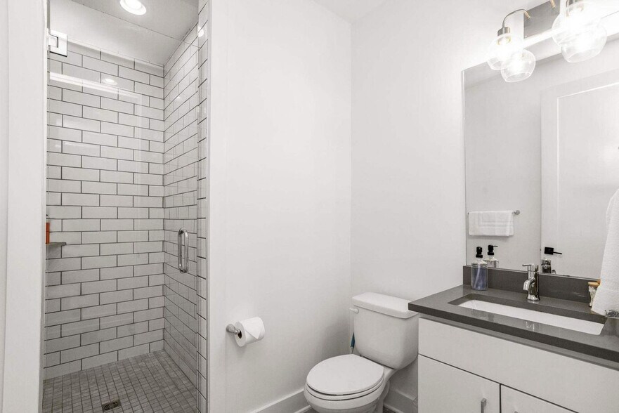 Building Photo - 1716 8th Ave S