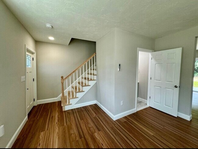 Building Photo - 118 Prospect St