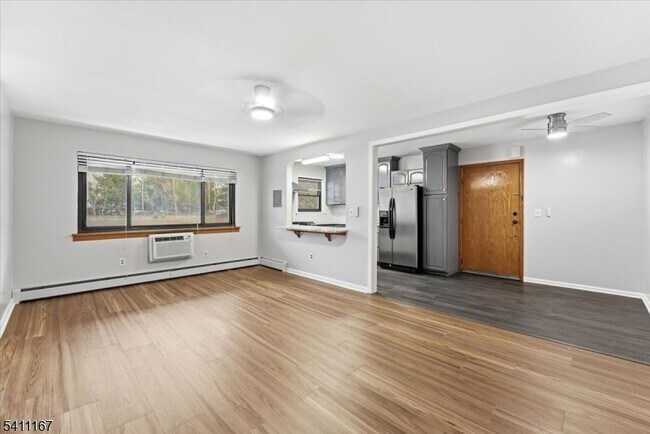 Building Photo - 401 US-22