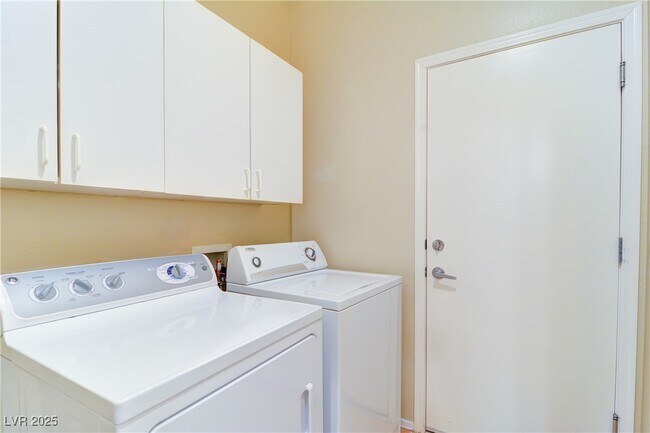 Building Photo - 2173 Burris Hill Dr