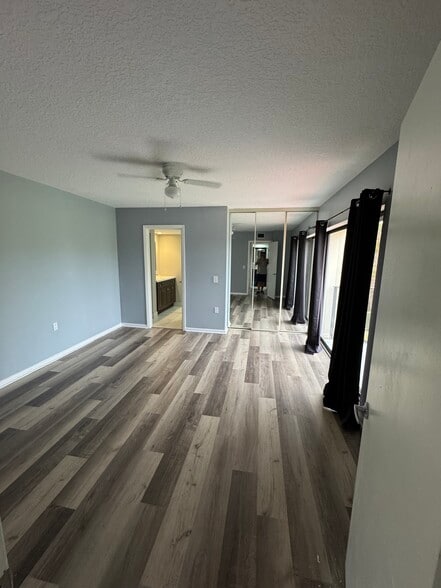 Building Photo - 2969 SW Sunset Trace Cir
