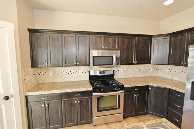 Building Photo - Immaculate home nestled in SE Boise