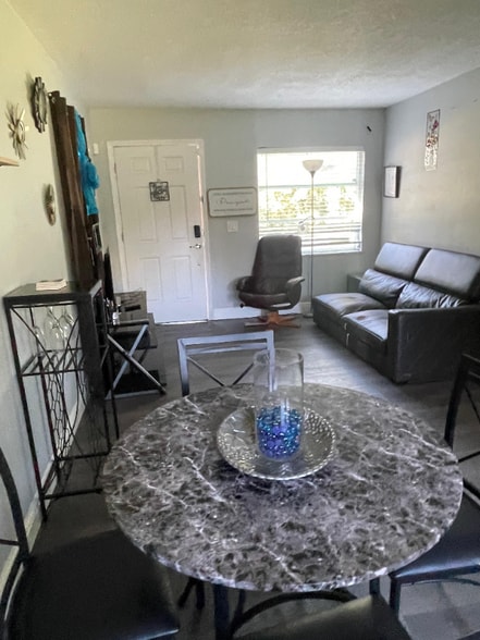 Building Photo - 5525 Lunsford Dr