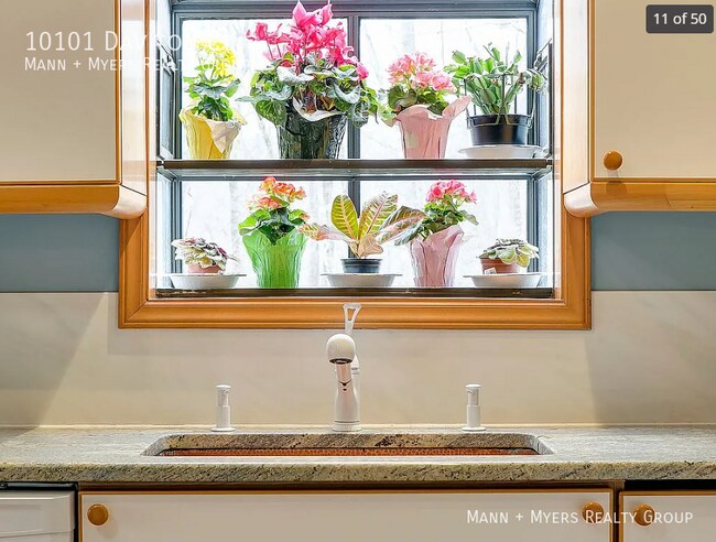 Building Photo - 10101 Daviton Ct