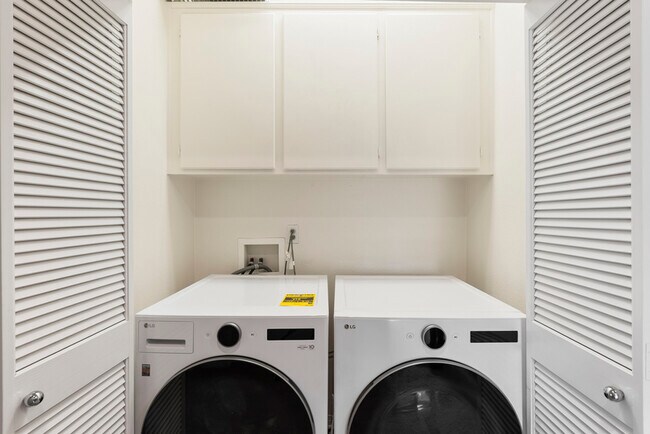 Building Photo - 11958 Miro Cir