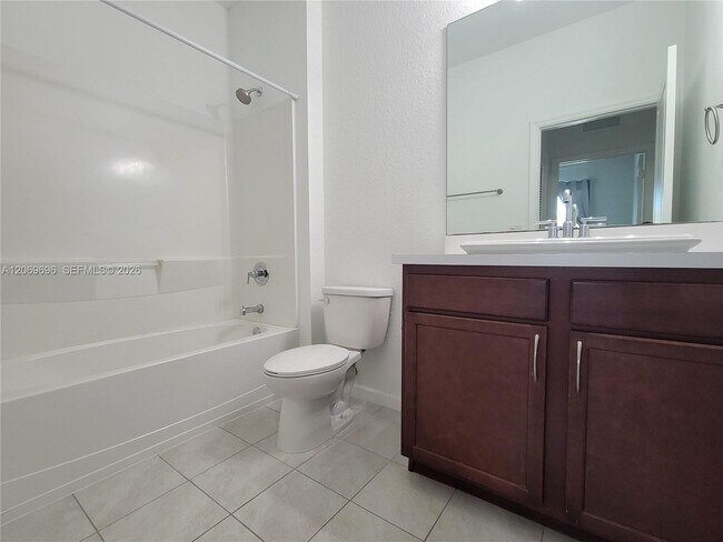 Building Photo - 1107 NW 40th Ter