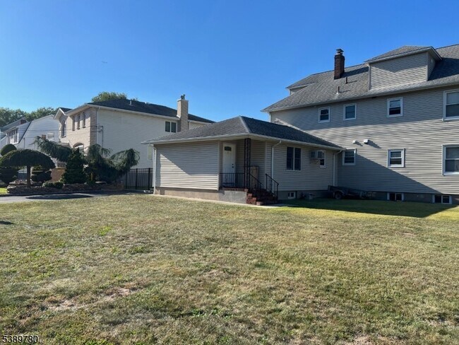 Building Photo - 215 Saddle River Rd