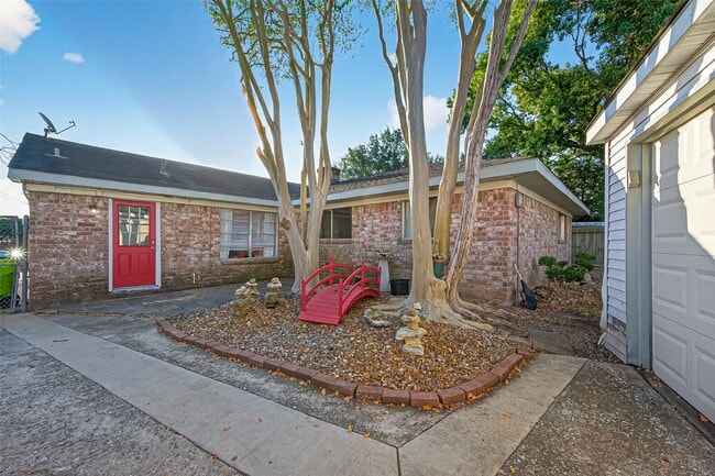 Building Photo - 11826 Oceanview St