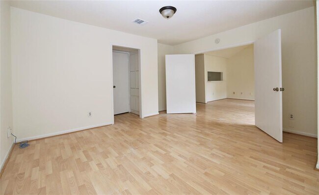 Building Photo - 777 Bering Dr