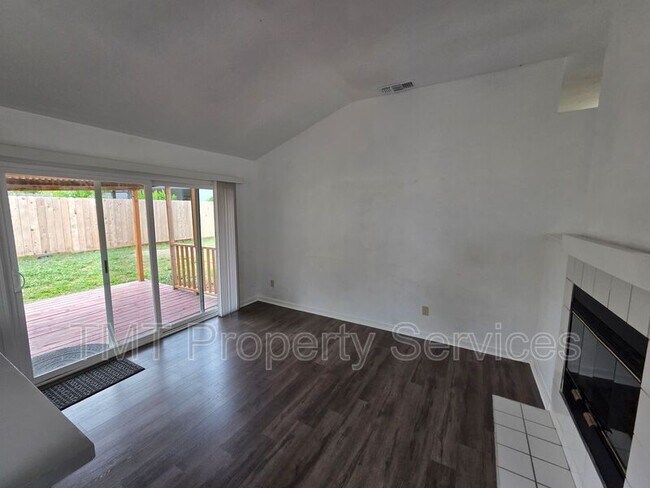 Building Photo - 2234 Wall St