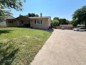 Building Photo - 2 Bed/2 Bath Townhome For Rent in South Sioux Falls!!