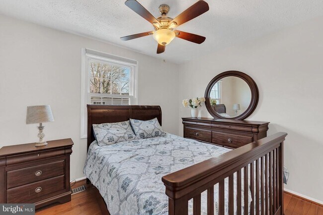 Building Photo - 8271 Raindrop Way