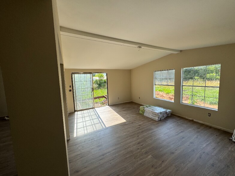 Building Photo - 8180 SC-252