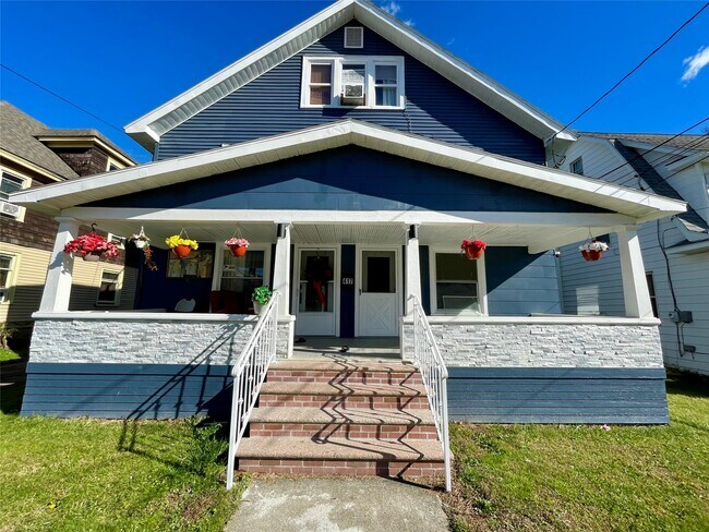 Building Photo - 417 Adams Ave