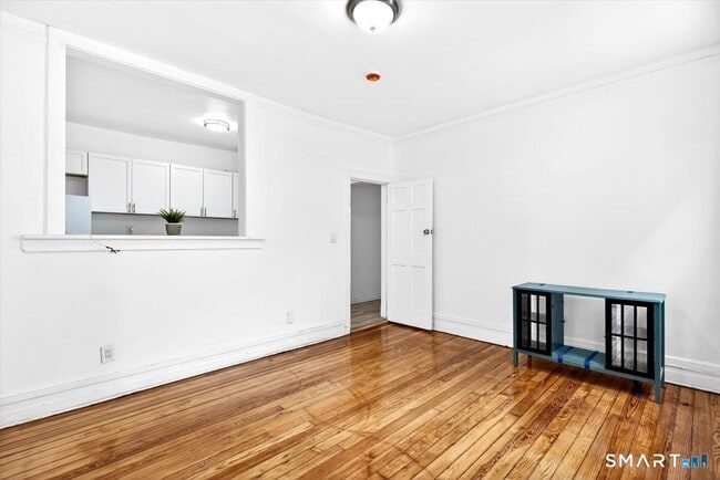 Building Photo - 408 East Ave