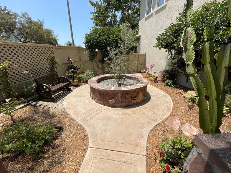 Building Photo - 1712 Carissa Way