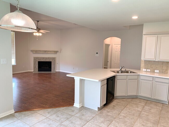 Building Photo - 7133 Derbyshire Dr