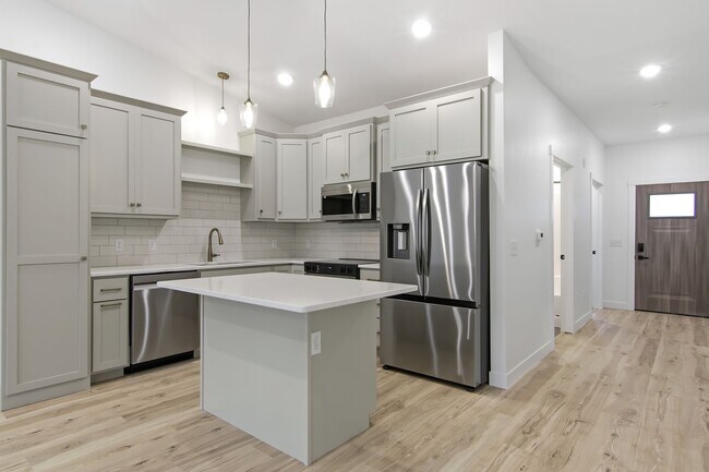 Building Photo - 1715 Whitetail Way