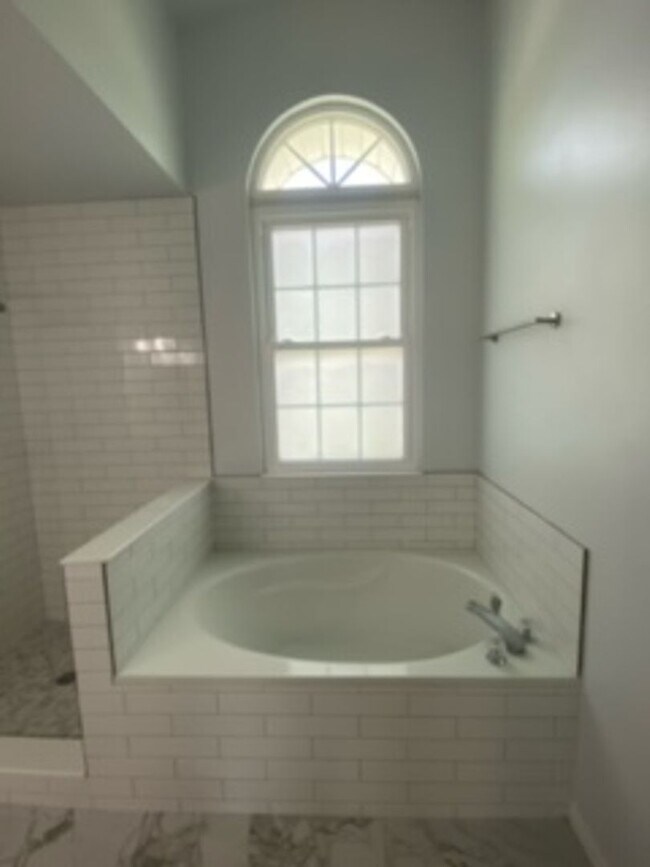 Building Photo - 3662 Heron Dr