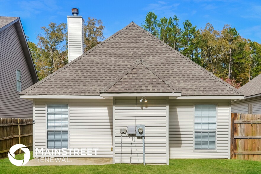 Building Photo - 255 Forest Lakes Dr