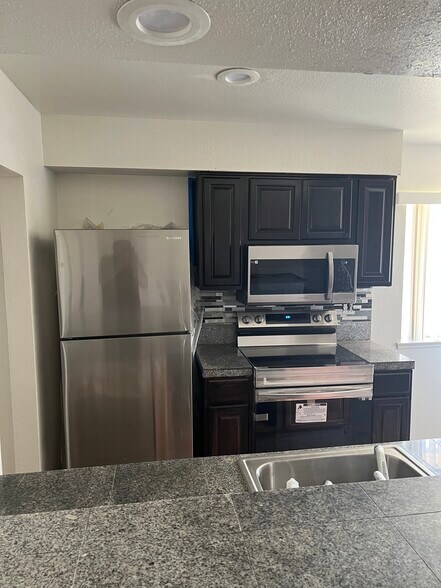 New appliances - 72732 Bursera Way