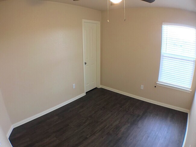 Building Photo - Northeast El Paso 4 Bed Refrig A/C