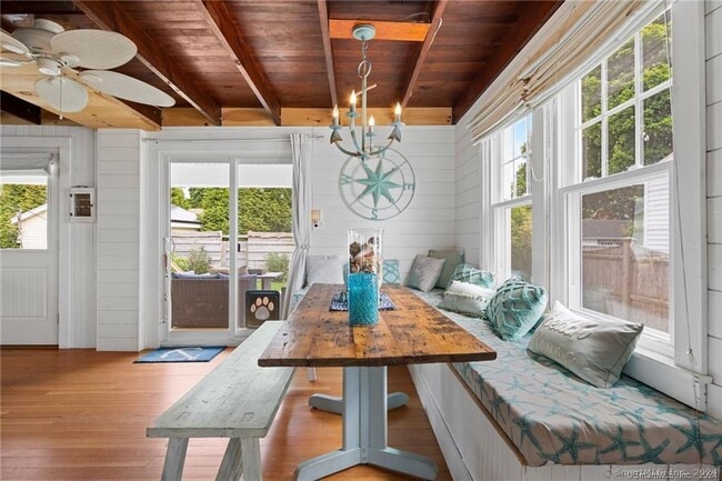 Building Photo - 36 White Sand Beach Rd