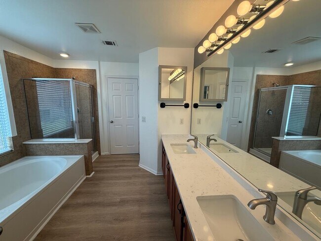 Building Photo - 155 Hoot Owl Ln S