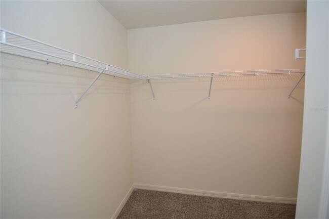 Building Photo - 11 Roxland Ln