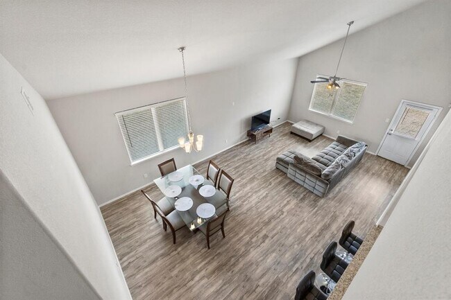 Building Photo - 18101 Woodpecker Trl