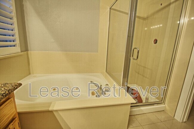 Building Photo - 2359 Riviera Ct