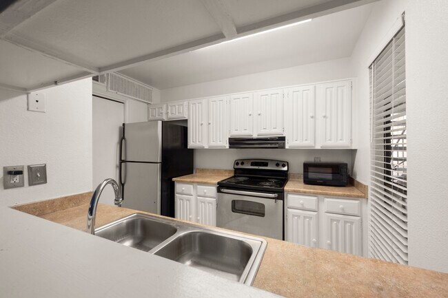 Building Photo - 3500 Tangle Brush Dr